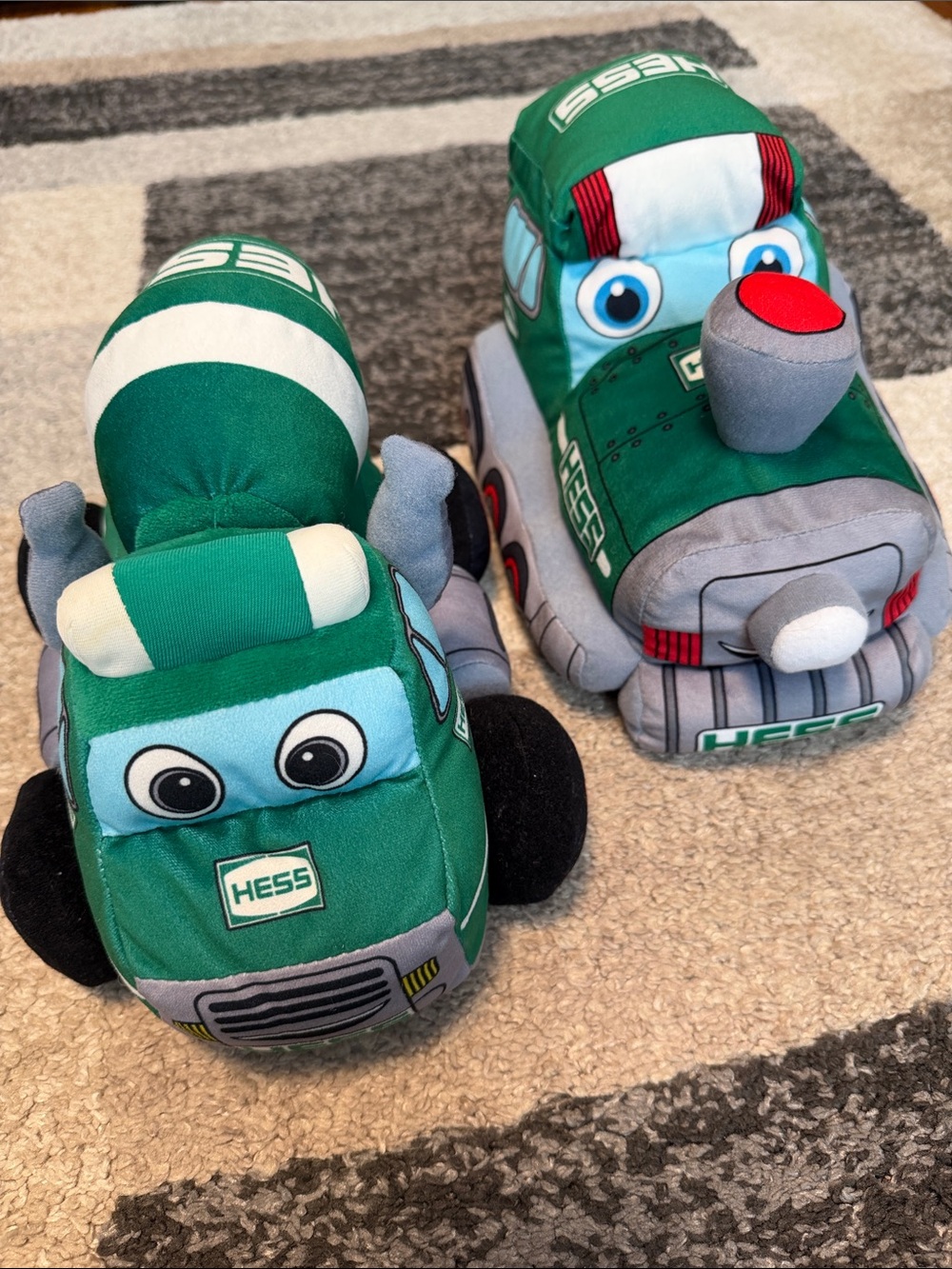 My First Hess Truck stuffed train and cement mixer, working light / sound, EUC!